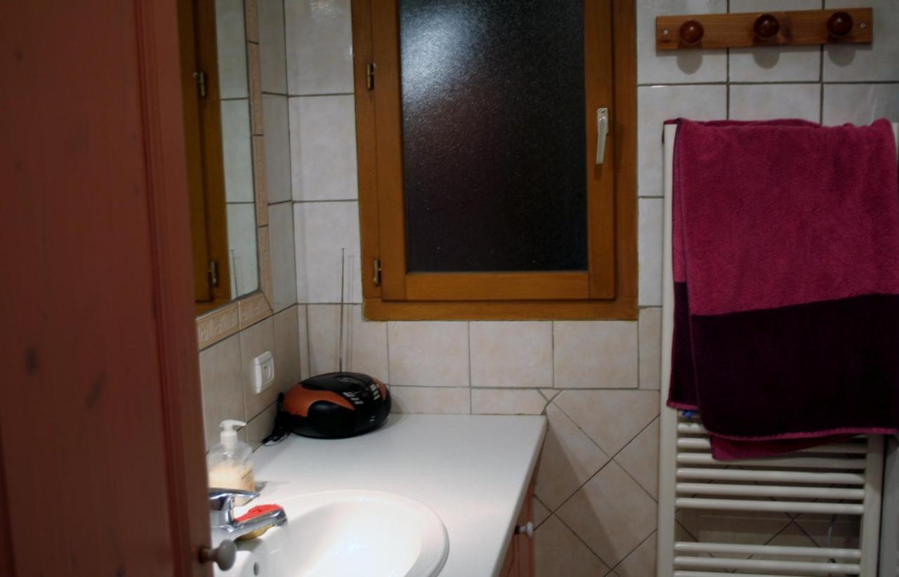 Chambre d'hôtes LES CRETS Mercury-Gémilly Extérieur photo