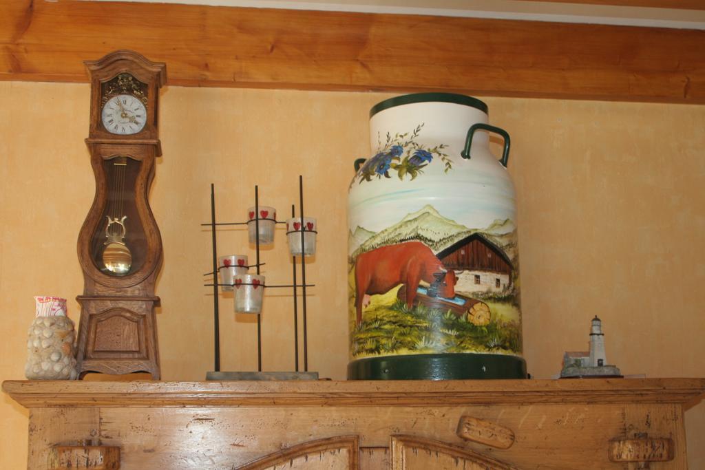 Chambre d'hôtes LES CRETS Mercury-Gémilly Extérieur photo