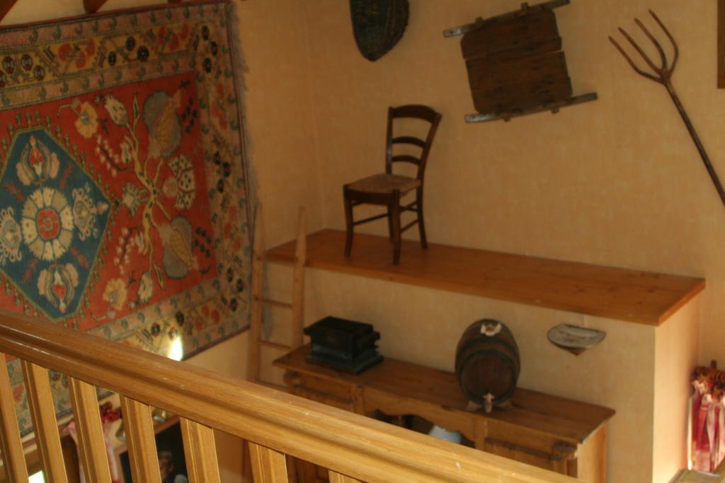 Chambre d'hôtes LES CRETS Mercury-Gémilly Extérieur photo