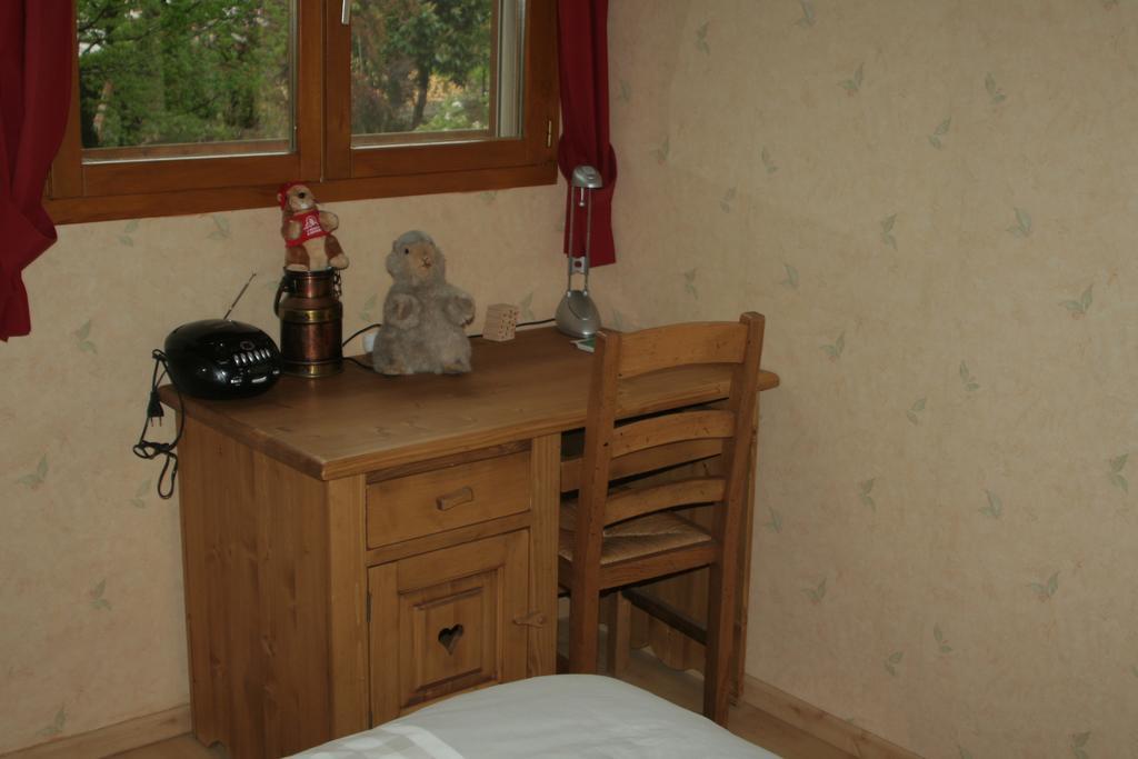 Chambre d'hôtes LES CRETS Mercury-Gémilly Extérieur photo