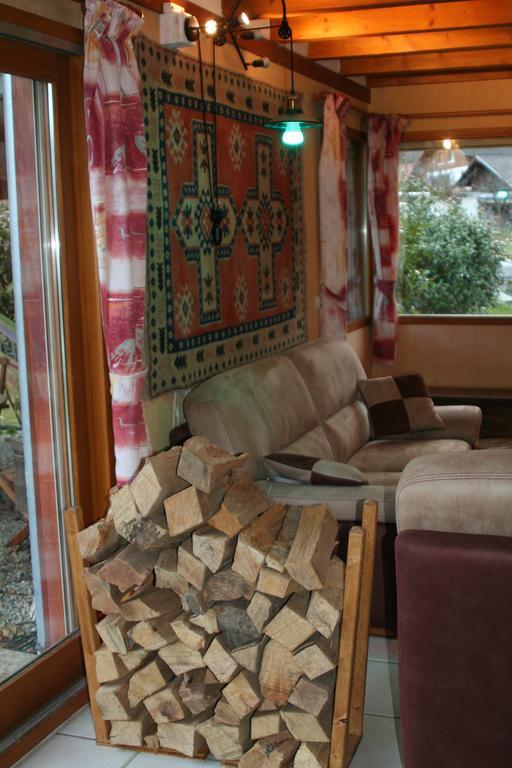 Chambre d'hôtes LES CRETS Mercury-Gémilly Extérieur photo