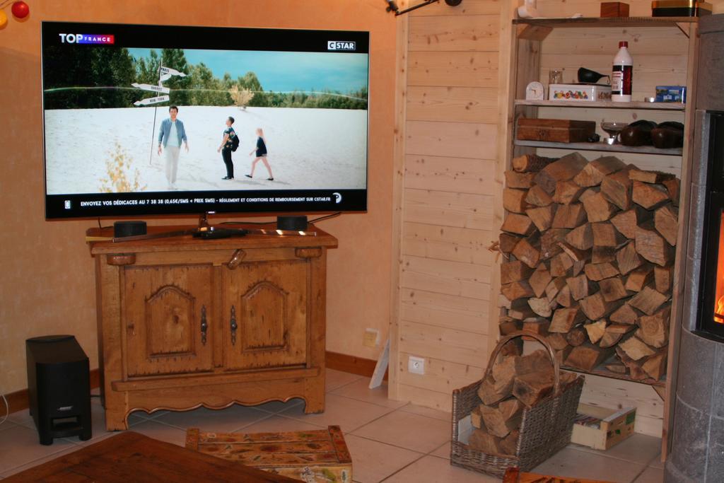 Chambre d'hôtes LES CRETS Mercury-Gémilly Extérieur photo